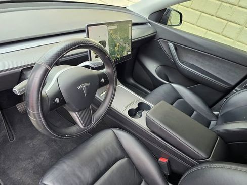 Used 2021 Tesla Model Y Long Range AWD/4WD image 19