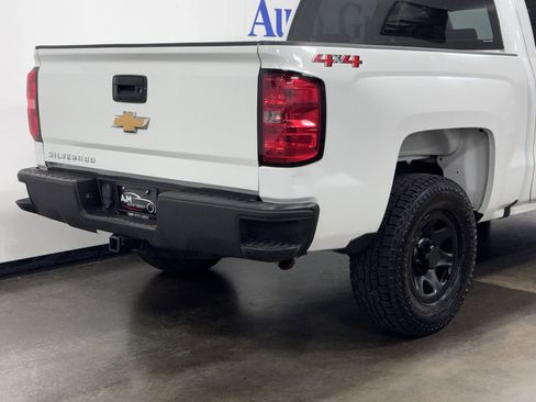 Used 2018 Chevrolet Silverado 1500 W/T w/ Trailering Package AWD/4WD image 6