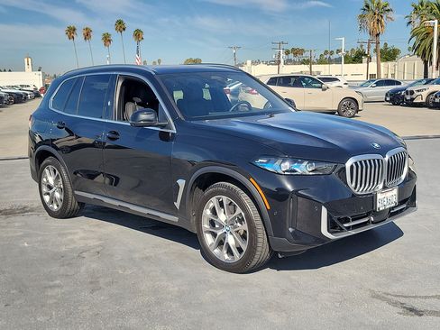 Used 2026 BMW X5 xDrive40i w/ Parking Assistance Package AWD/4WD image 4
