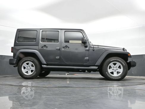 Used 2017 Jeep Wrangler Unlimited Sport w/ Quick Order Package 24S AWD/4WD image 34