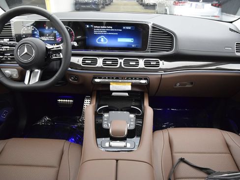 New 2026 Mercedes-Benz GLS 450 4MATIC image 21