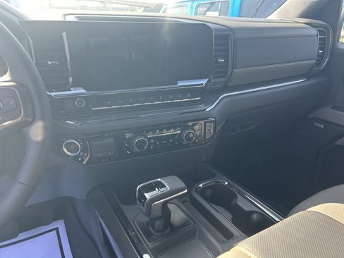 Used 2025 Chevrolet Silverado 1500 ZR2 w/ Technology Package image 12