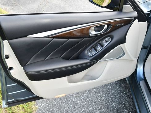Used 2018 INFINITI Q50 Luxe w/ Sensory Package (Luxe) RWD image 11