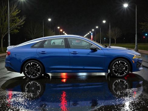 Used 2023 Kia K5 GT-Line image 9