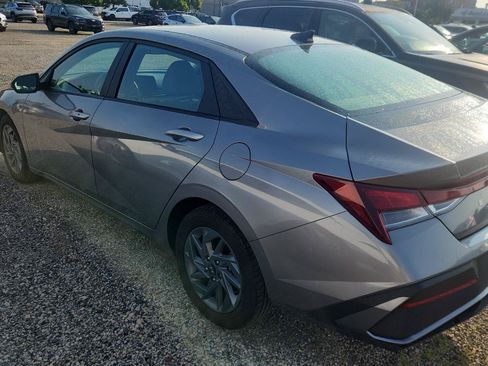 Used 2024 Hyundai Elantra SEL FWD image 5