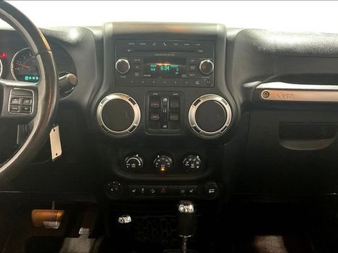 Used 2016 Jeep Wrangler Unlimited Rubicon w/ Dual Top Group image 40