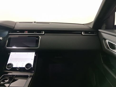 Used 2018 Land Rover Range Rover Velar R-Dynamic SE image 28