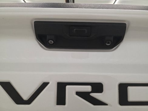 Used 2022 Chevrolet Silverado 1500 High Country w/ Z71 Off-Road Package image 16