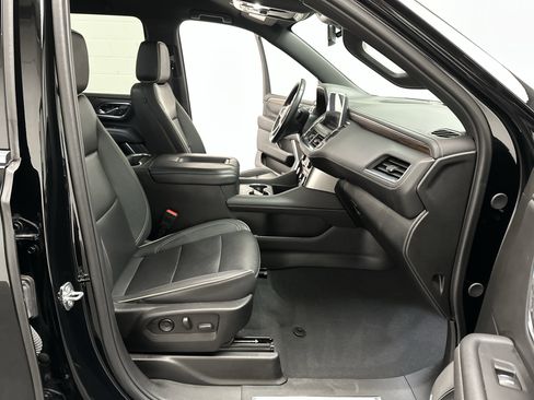 Used 2024 Chevrolet Suburban Premier image 29