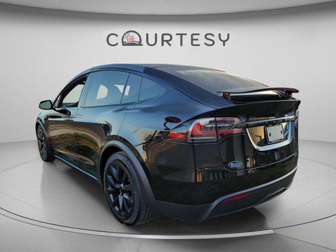 Used 2023 Tesla Model X AWD/4WD image 2
