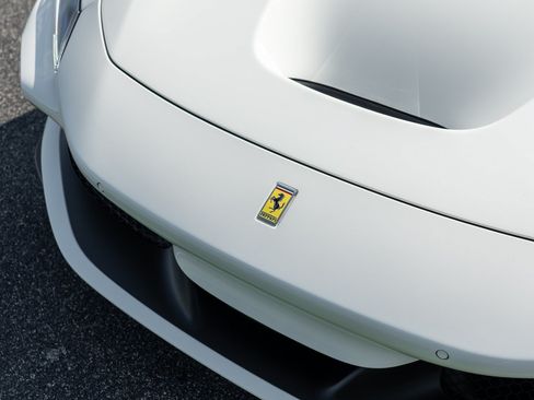 Used 2022 Ferrari F8 Tributo RWD image 23