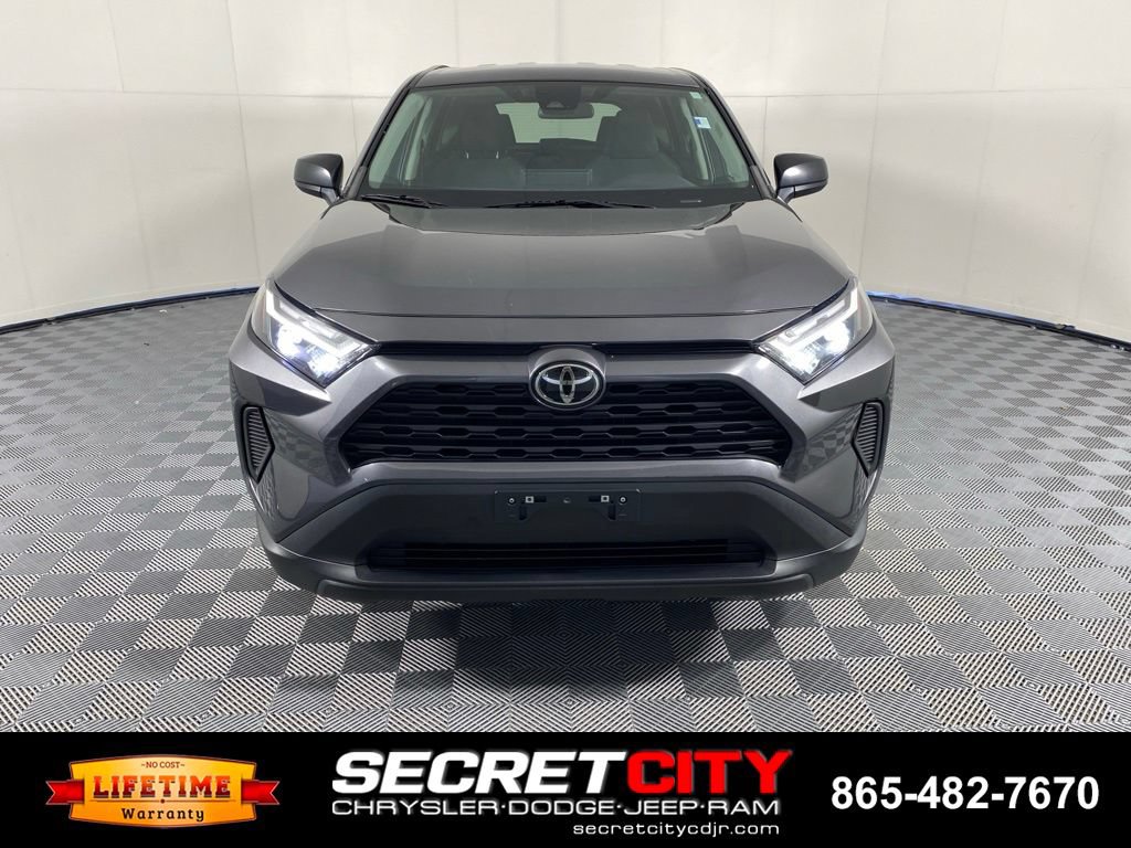 Used 2023 Toyota RAV4 LE AWD/4WD image 2