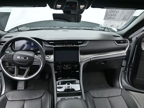 Used 2024 Jeep Grand Cherokee L Limited w/ Luxury Tech Group II image 25