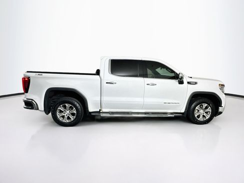 Used 2022 GMC Sierra 1500 SLT w/ X31 Off-Road Package AWD/4WD image 10