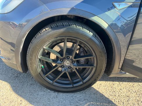 Used 2016 Tesla Model X image 26