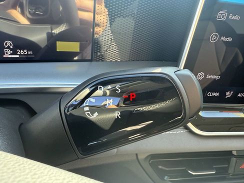 New 2026 Volkswagen Tiguan SE FWD image 20