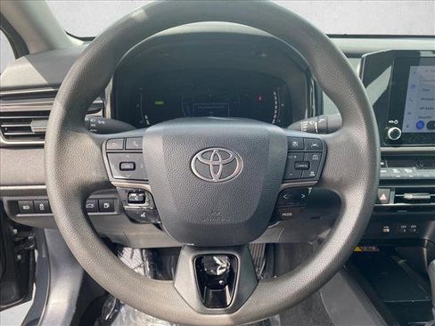 Used 2025 Toyota Camry LE FWD image 14