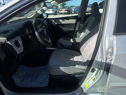 Used 2017 Toyota Corolla L FWD image 9