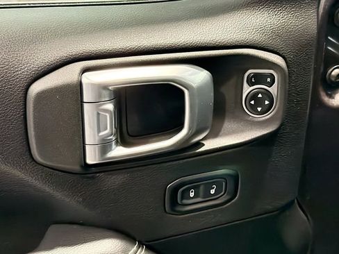 Used 2021 Jeep Wrangler Unlimited Sahara image 18