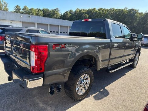 Used 2019 Ford F250 XLT w/ XLT Premium Package AWD/4WD image 2