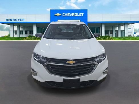 Used 2018 Chevrolet Equinox LS image 2