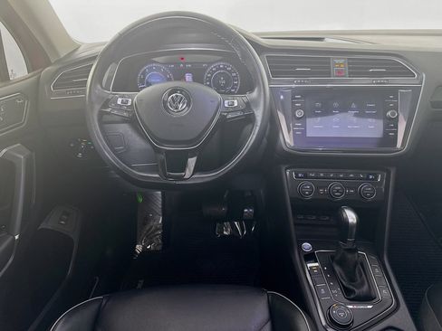 Used 2018 Volkswagen Tiguan SEL Premium AWD/4WD image 23