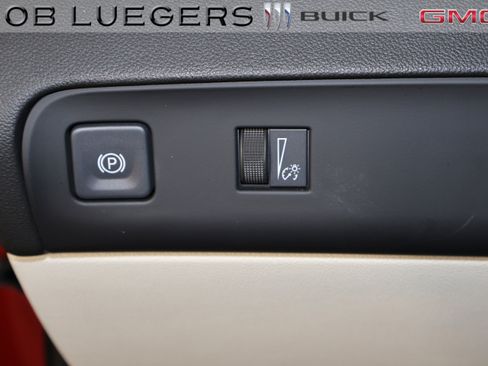 Certified 2023 Buick Enclave Essence image 28