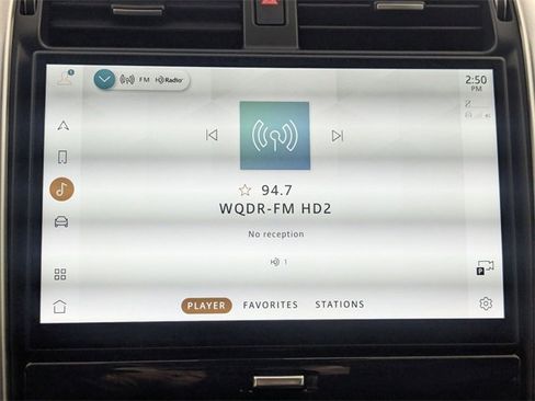 Used 2023 Land Rover Discovery S image 19