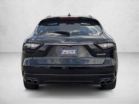 Used 2017 Maserati Levante w/ Sport Package image 7