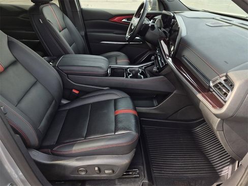 Certified 2025 Chevrolet Traverse RS w/ LPO, Floor Liner Package image 12