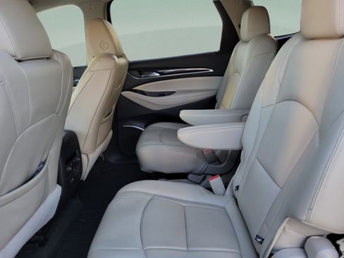 Used 2019 Buick Enclave Essence AWD/4WD image 6