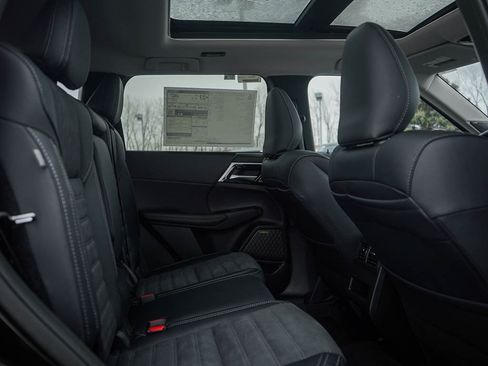 New 2026 Mitsubishi Outlander SE AWD/4WD image 13