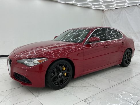 Used 2019 Alfa Romeo Giulia RWD image 6
