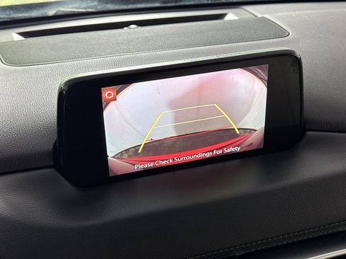 Used 2020 MAZDA CX-5 Touring FWD image 2