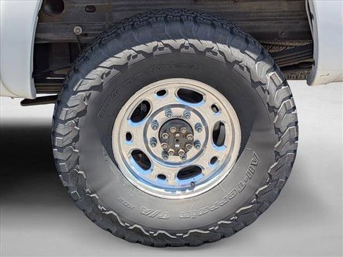 Used 2006 GMC Sierra 2500 SLE w/ Onstar Plus Package AWD/4WD image 13