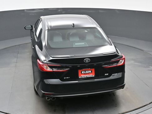 Used 2025 Toyota Camry SE image 38