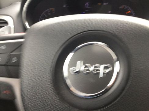 Used 2017 Jeep Grand Cherokee Trailhawk AWD/4WD image 24