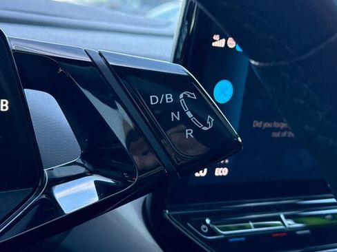 Certified 2023 Volkswagen ID.4 Pro S image 21