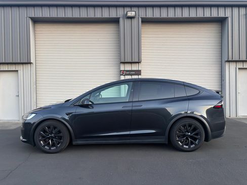 Used 2024 Tesla Model X AWD/4WD image 3