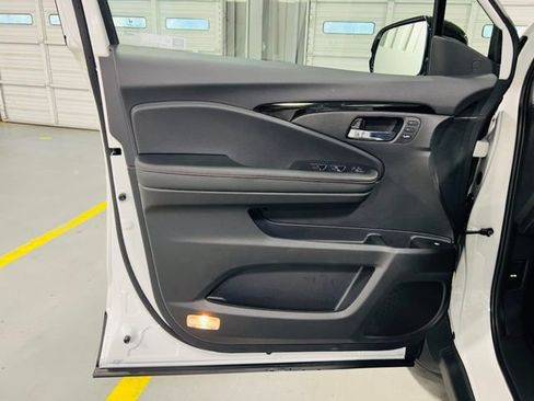 New 2026 Honda Ridgeline Black Edition image 24