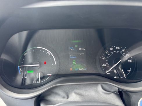 Used 2023 Toyota Sienna LE FWD image 16