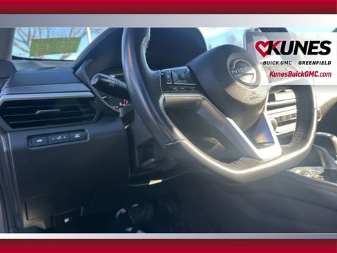 Used 2024 Nissan Altima 2.5 SR image 14