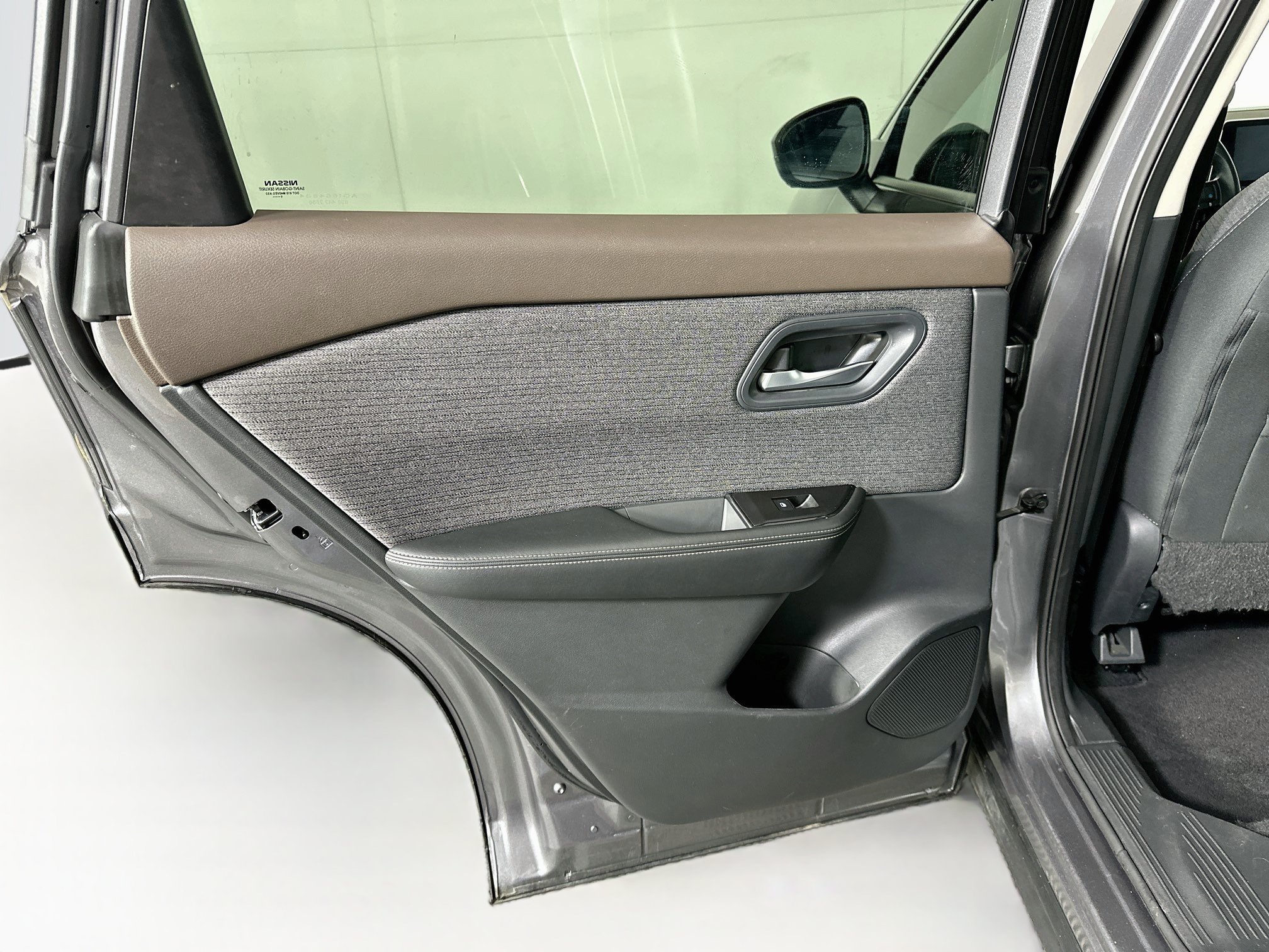 Used 2021 Nissan Rogue SV FWD image 25