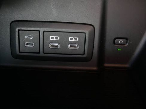 Certified 2024 Toyota Venza XLE AWD/4WD image 22
