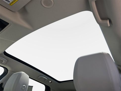 Certified 2025 Land Rover Discovery Sport S image 30