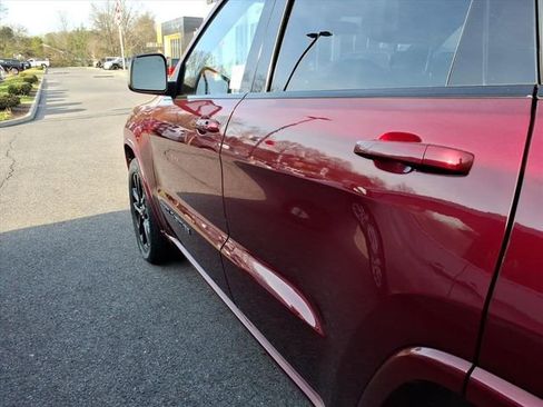 Used 2021 Jeep Grand Cherokee Laredo X image 10