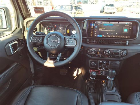 Used 2024 Jeep Wrangler Unlimited Rubicon 4xe image 8