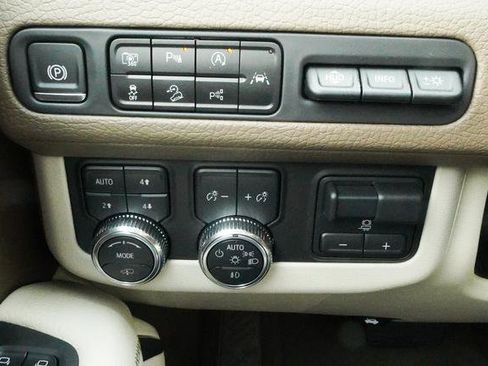 Used 2024 GMC Yukon Denali w/ Denali Reserve Package image 15