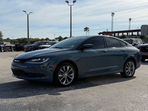 Used 2015 Chrysler 200 S w/ Comfort Group AWD/4WD image 9