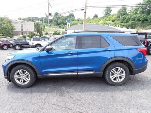 Used 2020 Ford Explorer XLT w/ Equipment Group 202A AWD/4WD image 2
